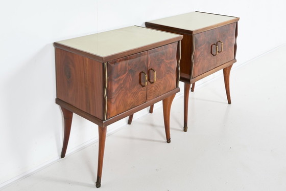 Image 1 of Set van 2 nachtkastjes/opbergkastjes in Mid-Century stijl, Italië jaren 1950.