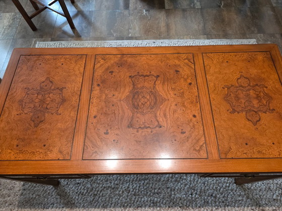 Art Deco bureau in wortelhout, teak kleur met bijhorende stoel. – Wood, Brass (photo 5 of 12)