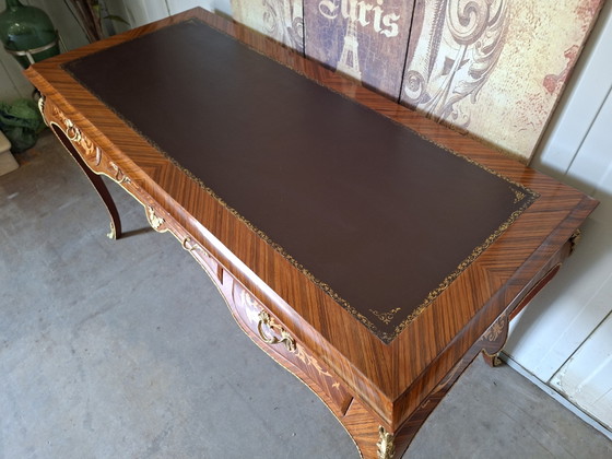 Image 1 of Classic Italian writing desk, bureau, desk with leather inlay, dimensions 150x68cm and 82cm high.