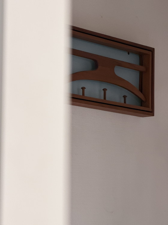 Image 1 of Porte-manteau mural vintage en teck au design danois conçu par Adam Hoff & Poul Østergaard