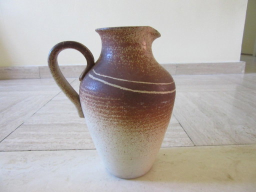 Brocca/caraffa in ceramica danese firmata Raynild