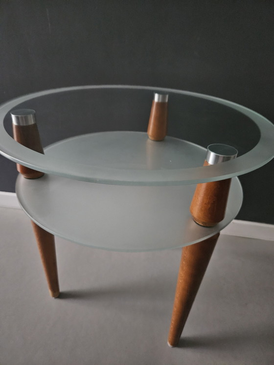 Image 1 of Table d'appoint trépied en verre style futuriste années 1970