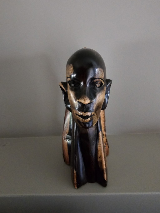 1 Sculpture