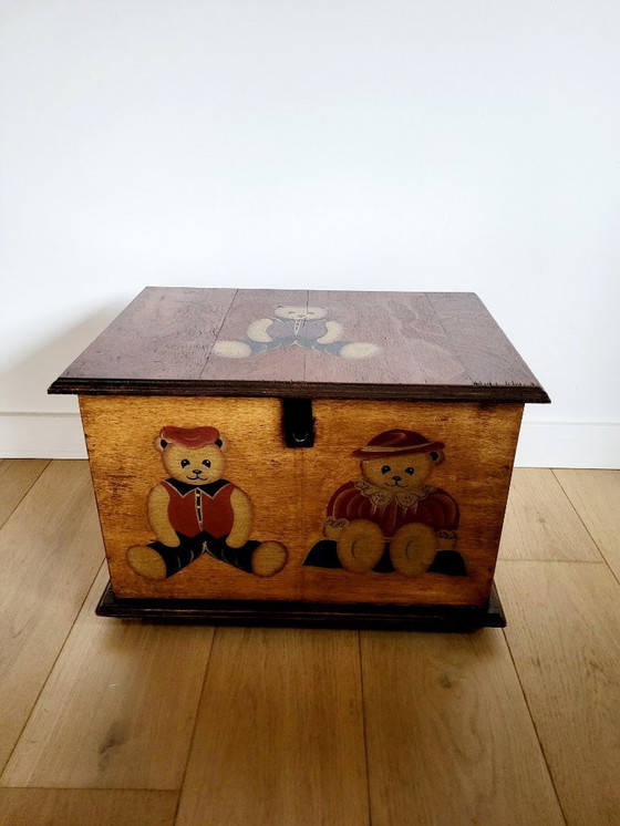 Image 1 of Vintage houten speelgoedkist of opbergkist, decor van beren