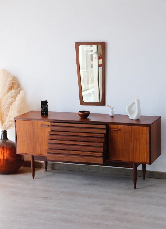Image 1 of Britisches Sideboard im modernen Stil von White & Newton | Ikonisches Design