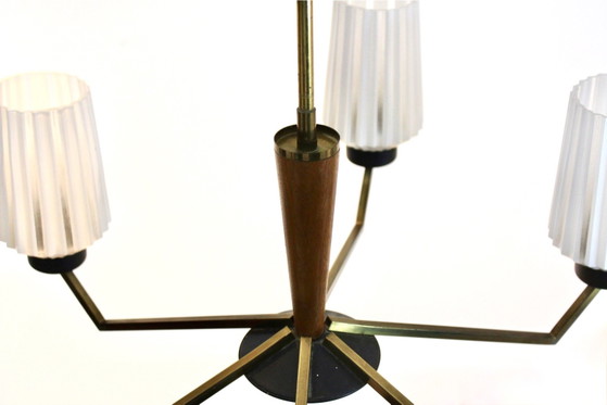 Lampadario in Ottone, Legno e Vetro Opalino (foto 6 di 12)