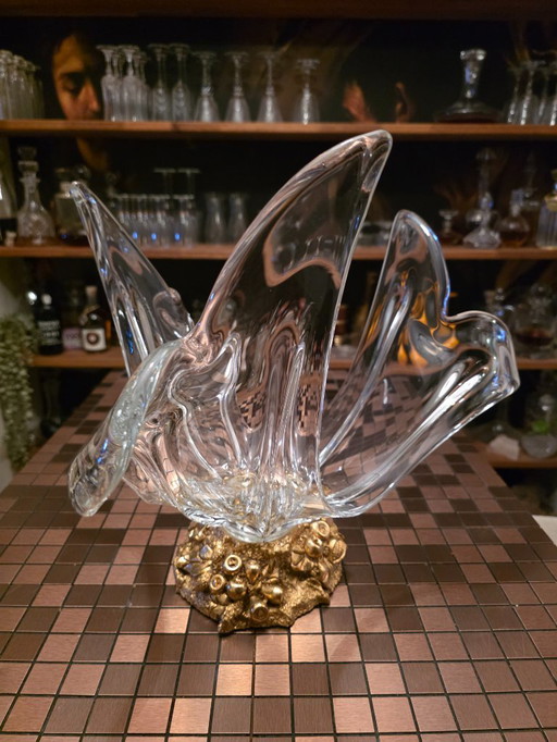 Gran cuenco escultórico italiano de cristal de mediados de siglo sobre base de bronce (década de 1960/1970)