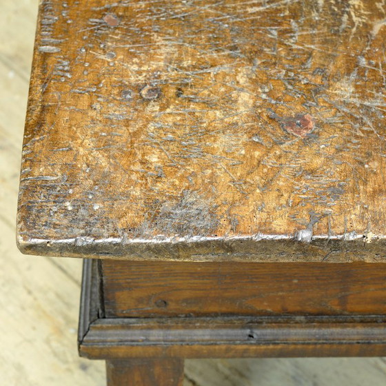 Image 1 of Oak coffee table, circa 1820
