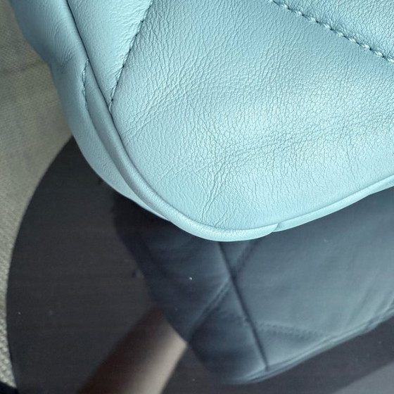 Image 1 of Chanel 19 Tas Klein - Gewatteerd geitenleer Lichtblauw Tweekleurige gouden hardware Microchip