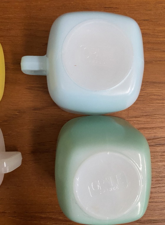 Image 1 of Juego de 6 vasos/tazas de colores de Opale, años 60