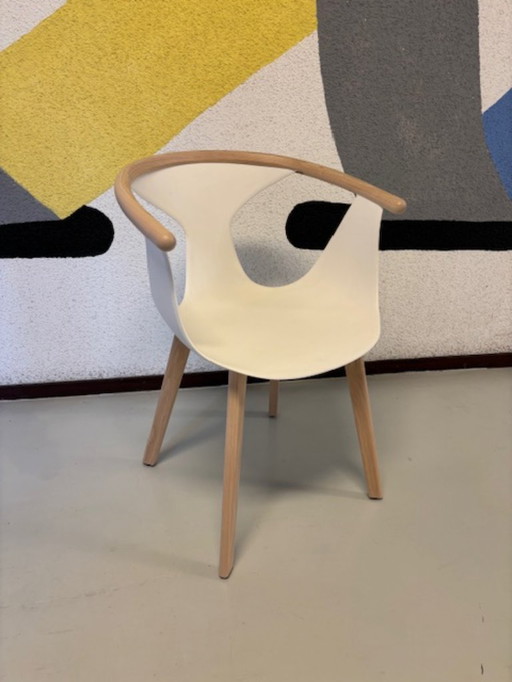 1x Pedrali Fox 3725 Armchair