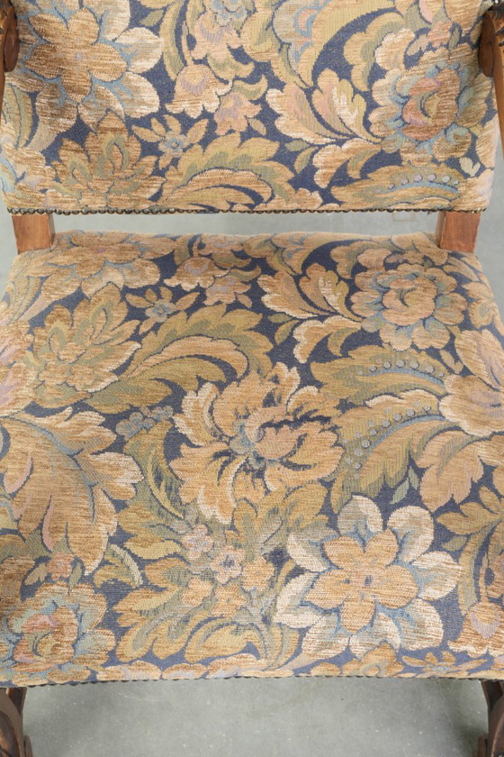 Image 1 of Sierlijke antieke eikenhouten fauteuil/ bijzet/ bureaustoel met een luxe dikke stof met bloemen motieven