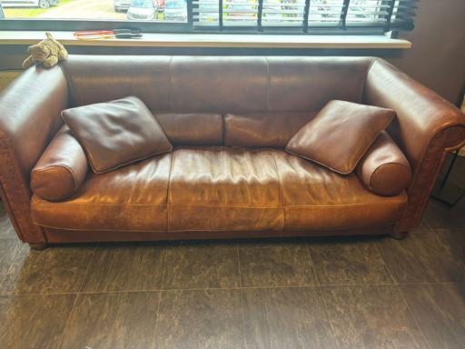 2 x Baxter Alfred 3,5-Sitzer-Sofas aus Büffelleder mit Rollen und Kissen