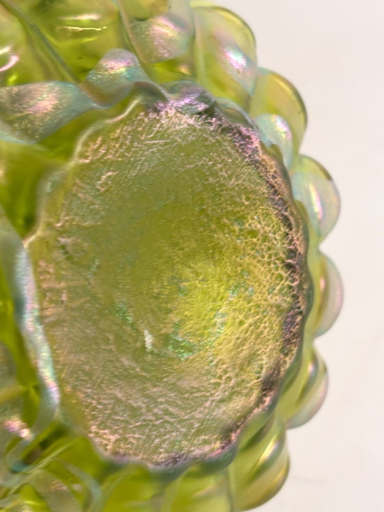 Vase Loetz en verre vert irisé et argenté des années 1950 – Glass (photo 8 of 11)
