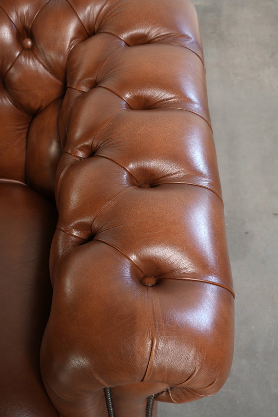 Sehr schönes geräumiges Rindsleder 2 Sitzer Sofas in einer schönen braunen Farbe und einem tollen englischen (photo 8 of 12)