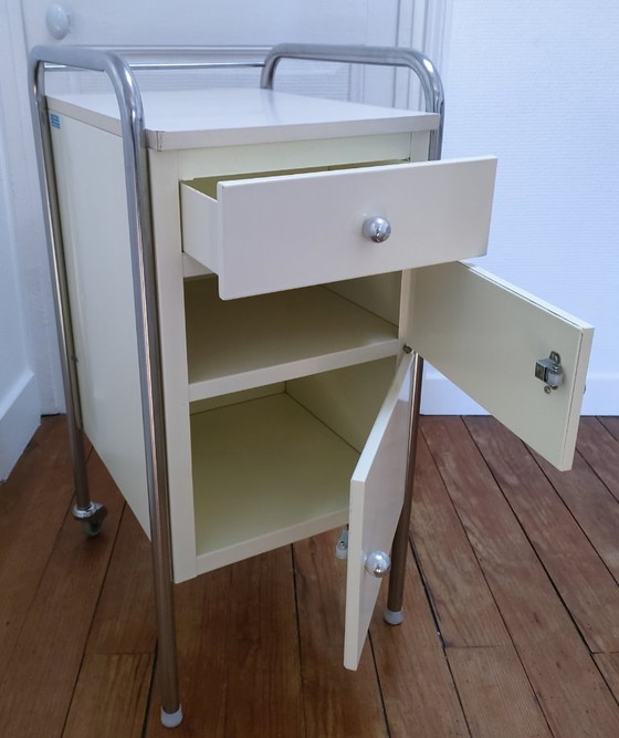 Image 1 of Comodino anni '80 in metallo laccato in acciaio inox