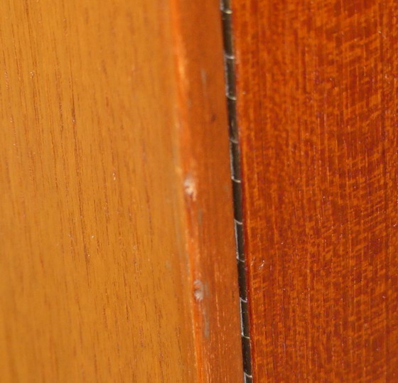 Image 1 of Cassettiera 1960 in stile danese Cassettiera in teak vintage di metà secolo Cassettiera danese di design moderno scandinavo W