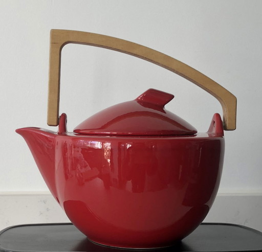 Modernist Bauhaus Teapot