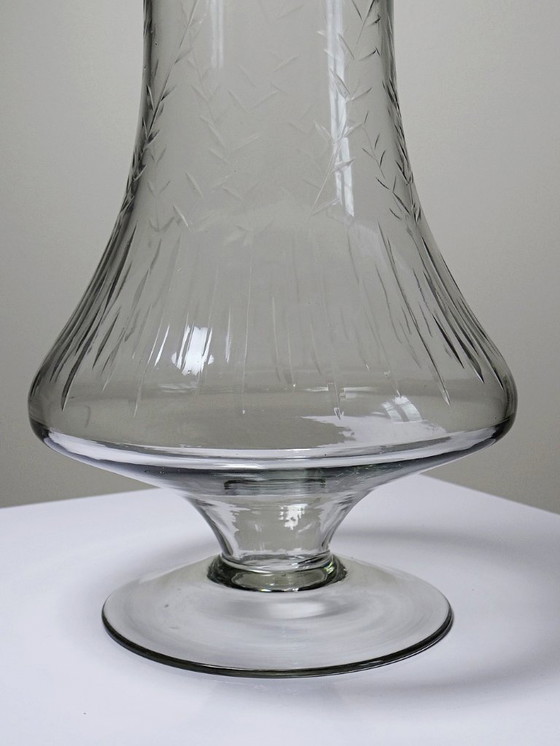 Image 1 of Très grand vase en verre soufflé gravé vintage années 2000 style ancien