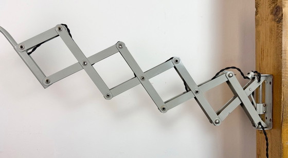 Image 1 of Grijze Duitse industriële schaarwandlamp van SIS, jaren 60.