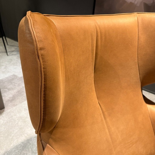Turn DUTCHZ 1801 - Leather Cognac – House Of Dutchz, fauteuils, Calfskin (photo 2 of 3)