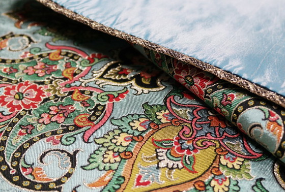 Image 1 of Handgemaakt Oosters tafelkleed, zeer fijn vervaardigd van zijden draden, 100 x 100 cm