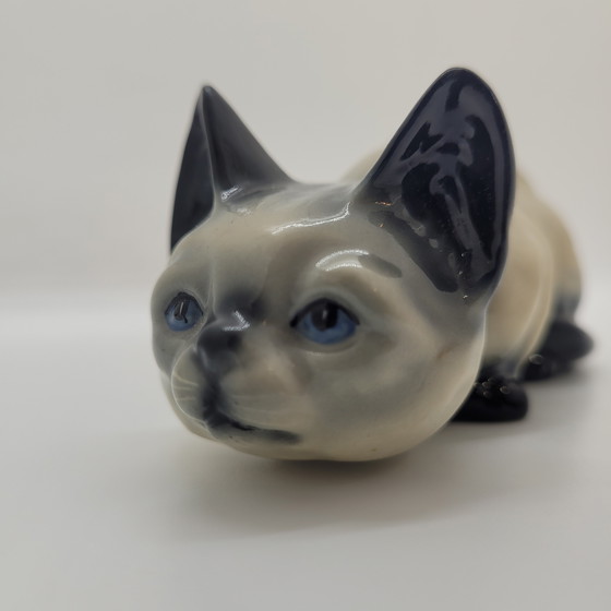 Image 1 of Figur „Liegende Katze“, emailliertes Porzellan, Lladró-Stil, 20. Jahrhundert – Spanien