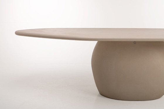 Image 1 of Table à manger contemporaine en plâtre « Pièce Unique »
