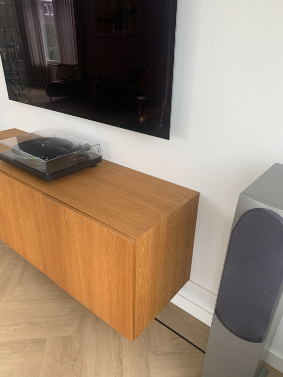 Image 1 of Eikenhouten TV/Audio kast