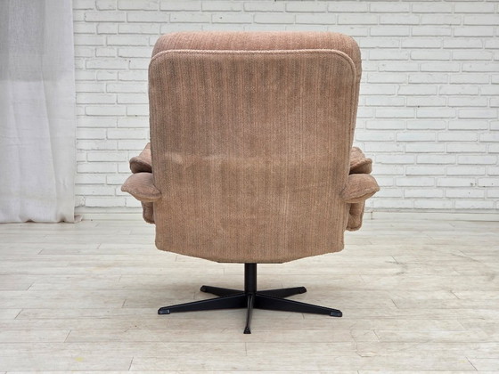 Image 1 of Dänischer Drehsessel aus den 1970er Jahren, beiger Möbelstoff.