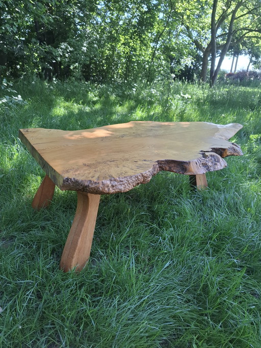 Wabi Sabi Coffee Table - Sculptural Eyecatcher of Solid Wood

