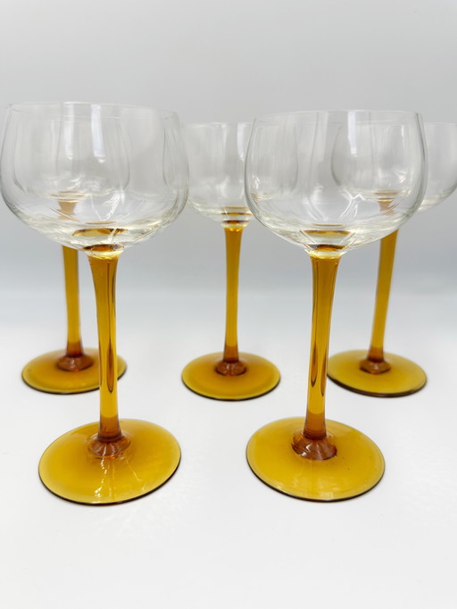 5 x mondgeblazen wijnglazen amber jaren 50