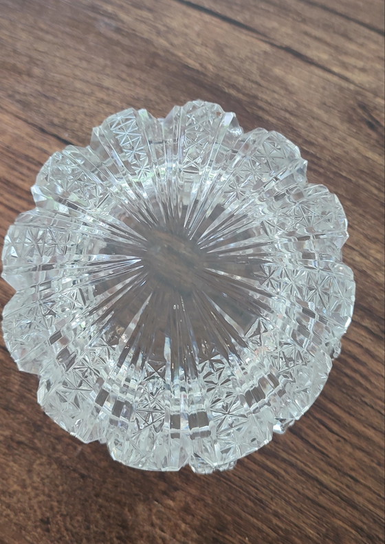 Image 1 of Poudrier ancien en verre ciselé