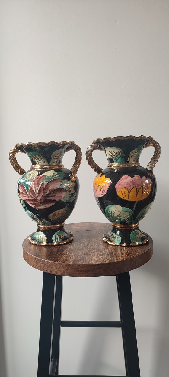 Image 1 of Paar Vallauris-Keramikvasen mit Blumenmuster aus den 1950er-60er Jahren