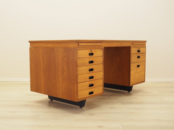Executive Schreibtisch mit neun Schubladen und ausziehbarer Oberfläche, Teakfurnier, Nipu, Dänemark, 1970er (photo 18 of 21)