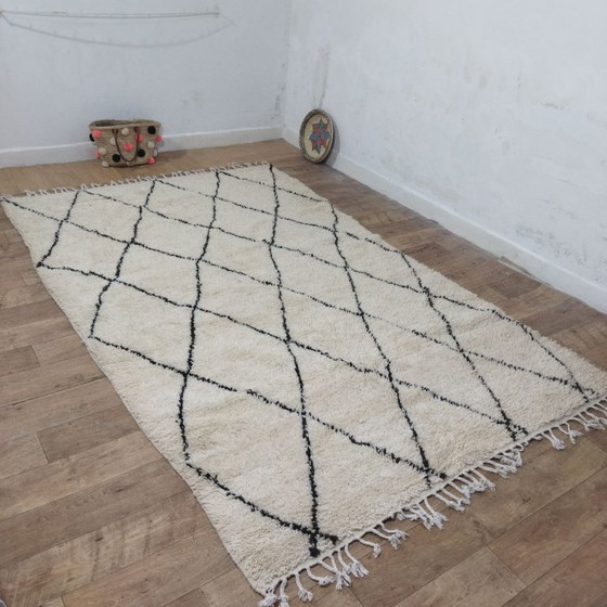 Image 1 of Marokkanischer Beni Ouarain Berberteppich – 305 x 190 cm – Naturwolle – Schwarzes Diamantmuster