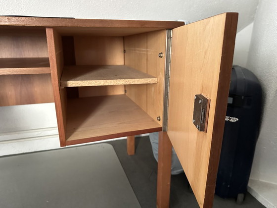 Vintage Mid-Centry Desk 1960s/1970s – Wood (photo 4 of 13)