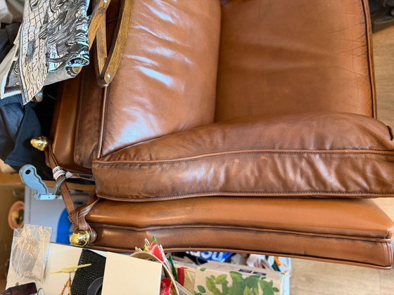 Image 1 of Klassieke leren bank, waarschijnlijk laat jaren ’80, Messing knoppen 