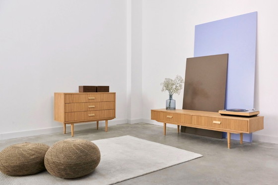 Image 1 of Cabinet with drawers P02