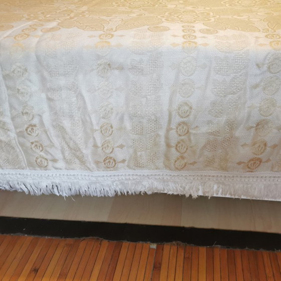 Image 1 of Copriletto o plaid in seta color champagne antico