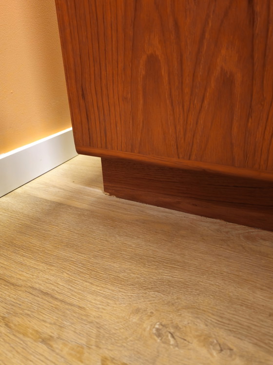 Image 1 of Vintage Silkeborg Deens Schuifdeur Dressoir Kast  Lowboard Kastje Schuifdeuren 