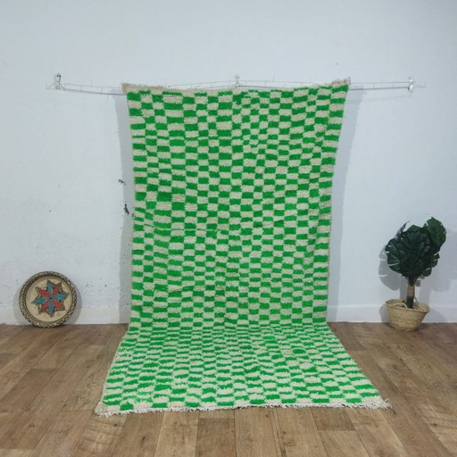 Grüner, karierter Berberteppich | Marokkanischer Wollteppich | 260 × 144 cm