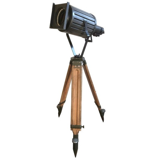 Foco de teatro vintage negro sobre trípode de madera, década de 1960