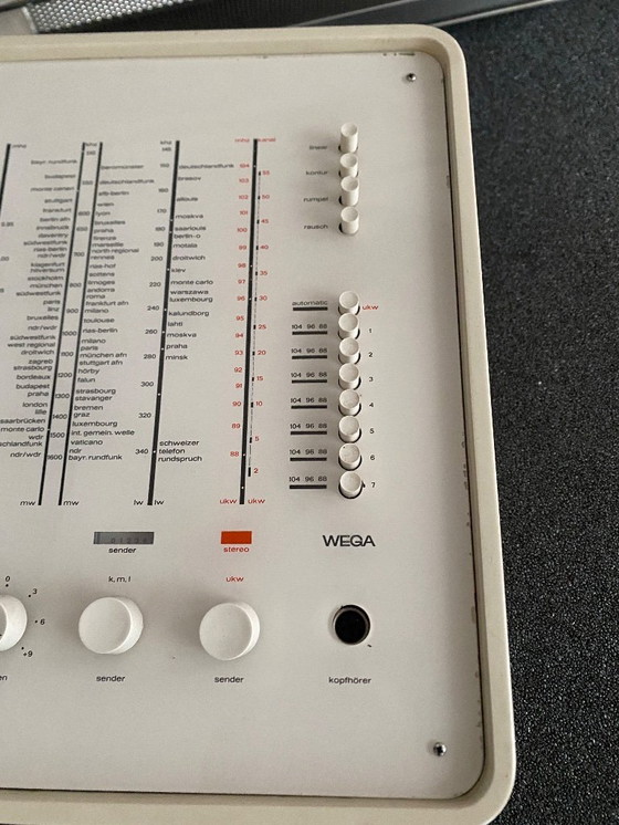 Image 1 of Chaîne stéréo Wega 3300 cube, style spatial