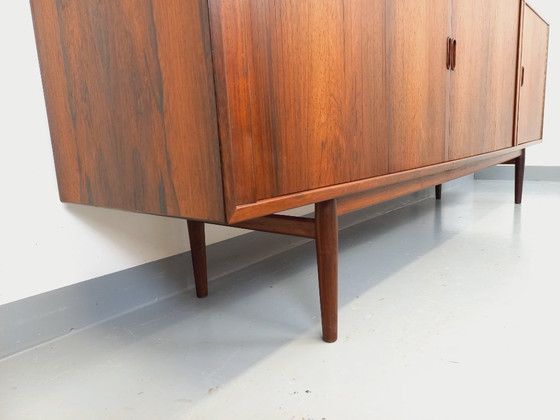Image 1 of Vintage Scandinavisch dressoir van palissanderhout, ontworpen door de Deense designer Arne Vodder, daterend uit de jaren 60.