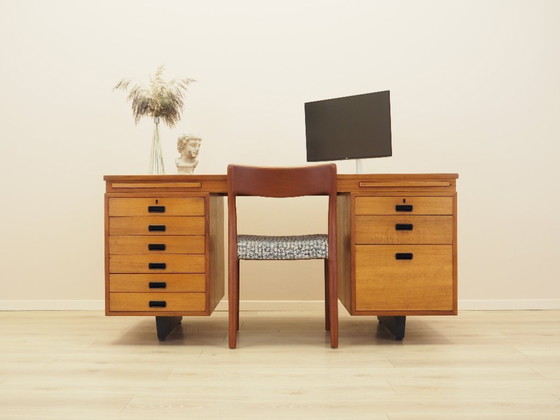 Executive Schreibtisch mit neun Schubladen und ausziehbarer Oberfläche, Teakfurnier, Nipu, Dänemark, 1970er (photo 2 of 21)