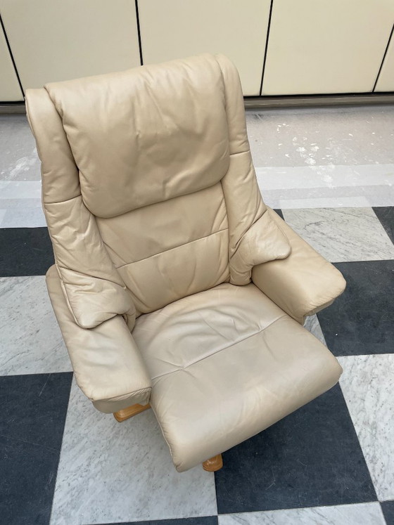 Poltrona Reclinabile Girevole in Pelle, Crema, Poltrone relax, Legno, Vintage (foto 3 di 13)
