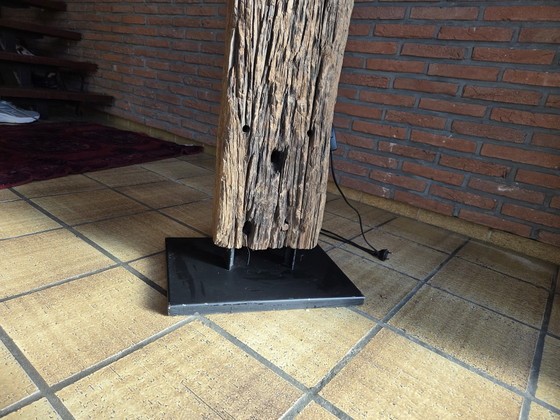Image 1 of dBodhi vloer lamp  oude dwarsligger .Singapore 