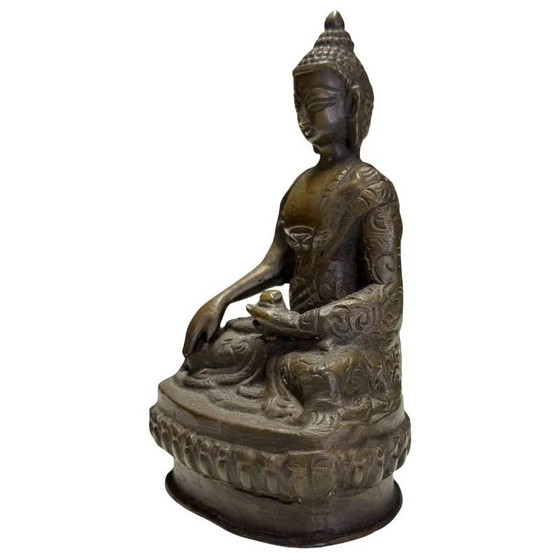 Authentic Hand-chiselled Bronze Shakyamuni Buddha – Nepal – c. 1960 – Sculpture, Mid Century Modern (photo 8 of 9)