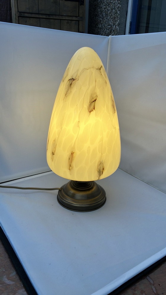 Image 1 of Menhir Gemarmerd Ei Lamp Met Bronzen Voet